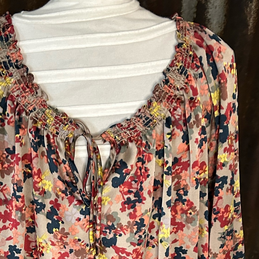 NWT- Nordstrom City Chic “Eight & Sixty”  Floral Tie Neck Blouse- Size 3x - Picture 4 of 8